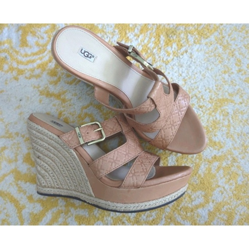 UGG Women's 9.5 Leather Slip-on Sandals Heels Tan Sisal Rope‎ Heel